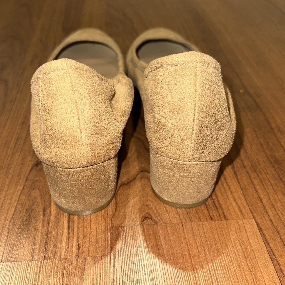 Tan Heels - Picture 3 of 4